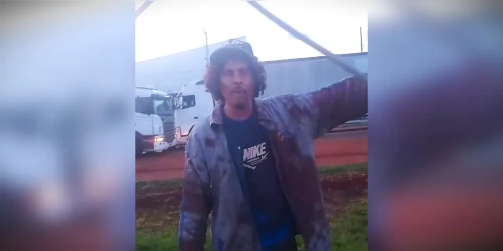 Caminhoneiro teria utilizado uma faca e um facão para matar os irmãos