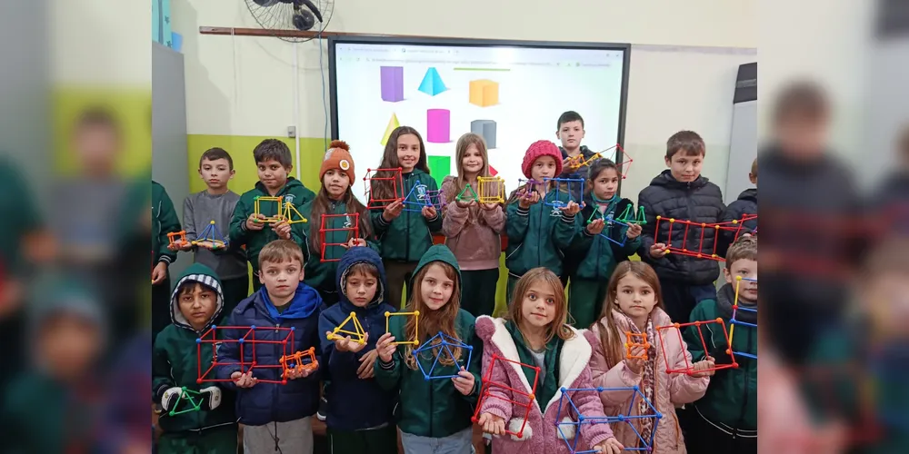 Educandos puderam construir seus próprios materiais com base na atividade em sala