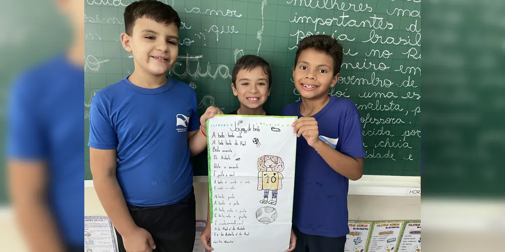 Como atividade, os educandos criaram os seus próprios poemas