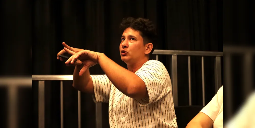 Cássio Kelm é de Ponta Grossa, diretor e roteirista formado em Direção de Ficção pela EICTV de Cuba