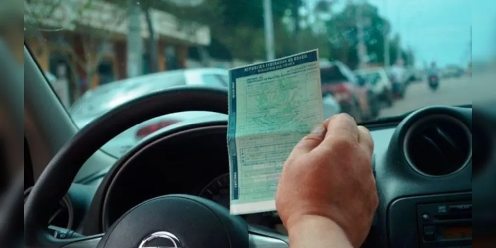 O prazo para pagamento da última parcela das placas com final 5 e 6 é hoje (22)