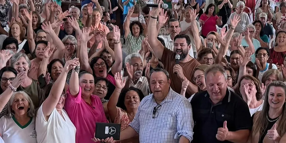 Hussein Bakri e Fernanda Sardanha participaram da cerimônia de entrega no último sábado (10)