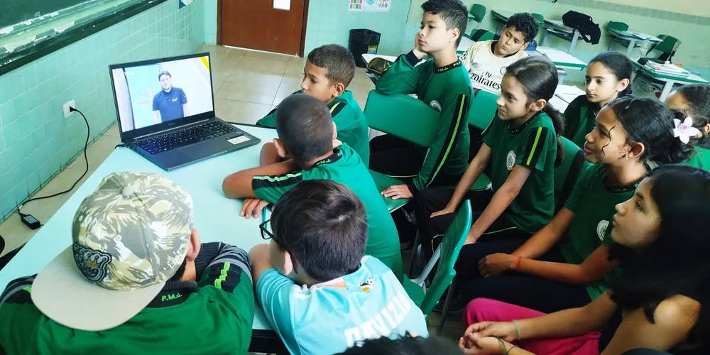 Primeira videoaula da parceria proporcionou amplas ações da classe