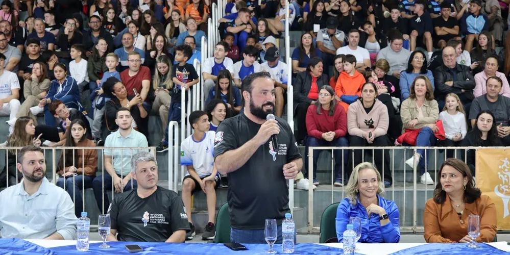 O prefeito Henrique Carneiro (PL) declarou oficialmente abertos os jogos