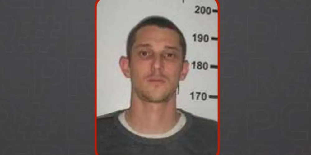 O autor, um homem de 34 anos, ainda não foi localizado