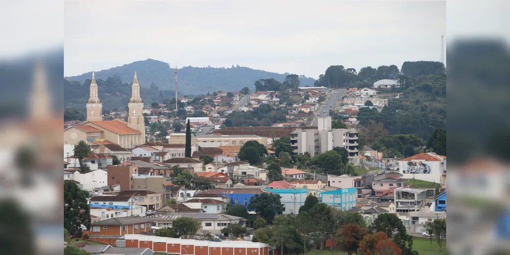Os proprietários de imóveis urbanos de Castro têm até sexta-feira para pagar a cota única ou a primeira parcela