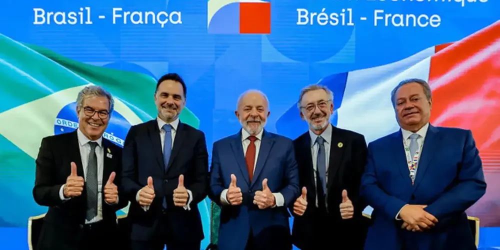 Lula garante mais de R$ 100 bilhões de investimentos de empresários franceses, que possuem operações no Brasil