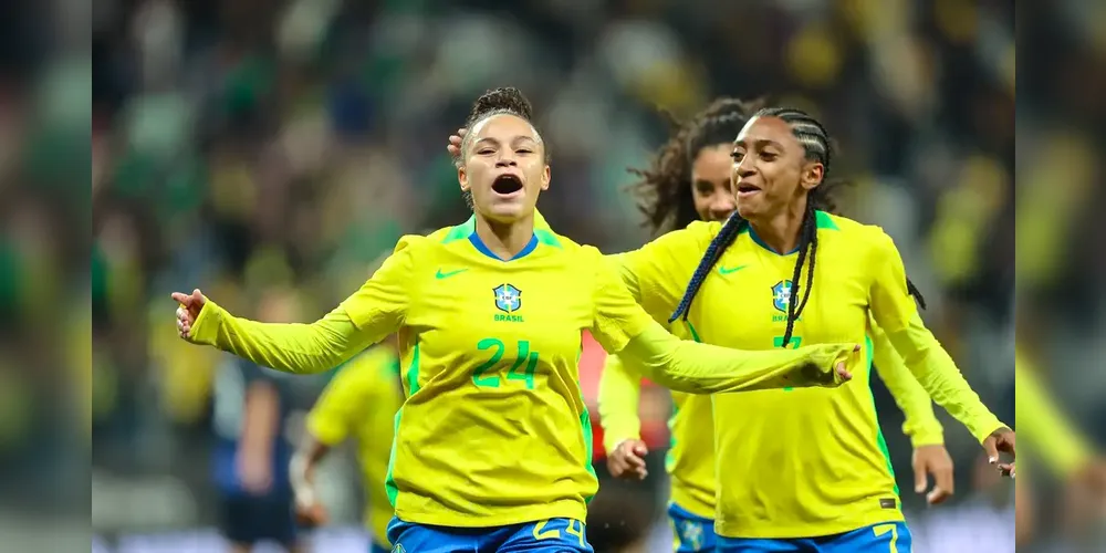 Dudinha foi o destaque da partida com dois gols