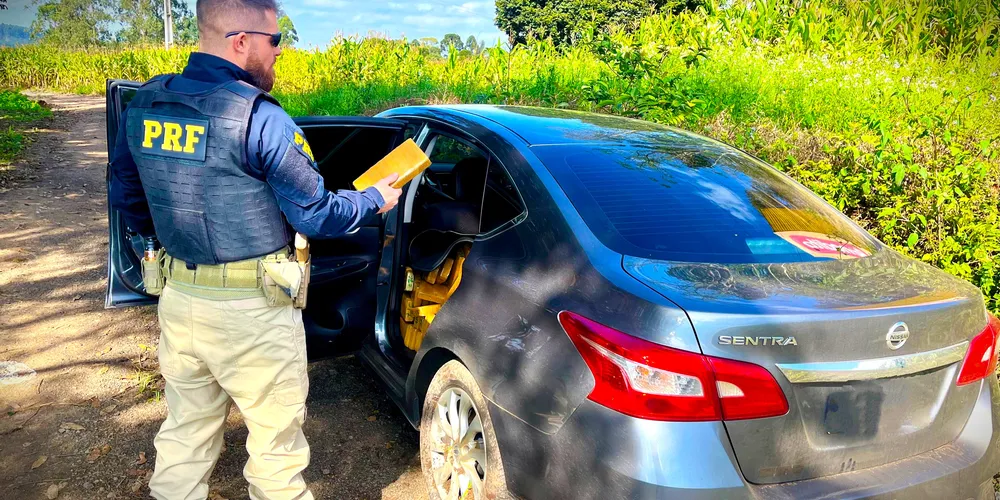 Após cinco quilômetros de acompanhamento tático, motorista abandonou o veículo