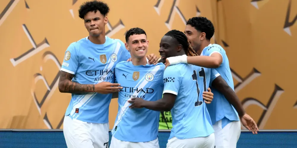 Jeremy Doku e Phil Foden marcaram os gols da partida