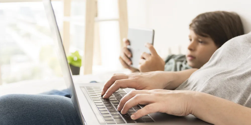 Segundo pesquisa, o Brasil ocupa a segunda posição no ranking mundial de uso de telas