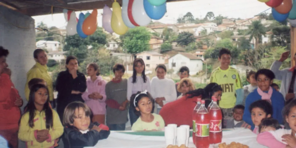 A exposição envolve histórias das décadas de 1980, 1990 e 2000