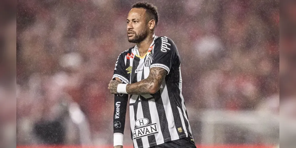 Neymar em ação pelo Santos contra o CRB pela Copa do Brasil