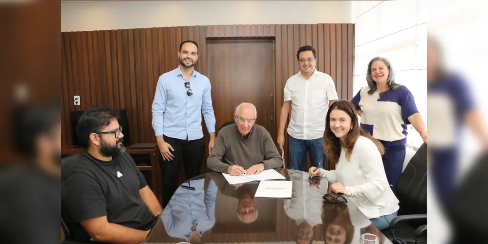 O prefeito Reinaldo Cardoso (MDB) assinou o contrato de concessão de uso do terreno nessa quarta-feira (21)