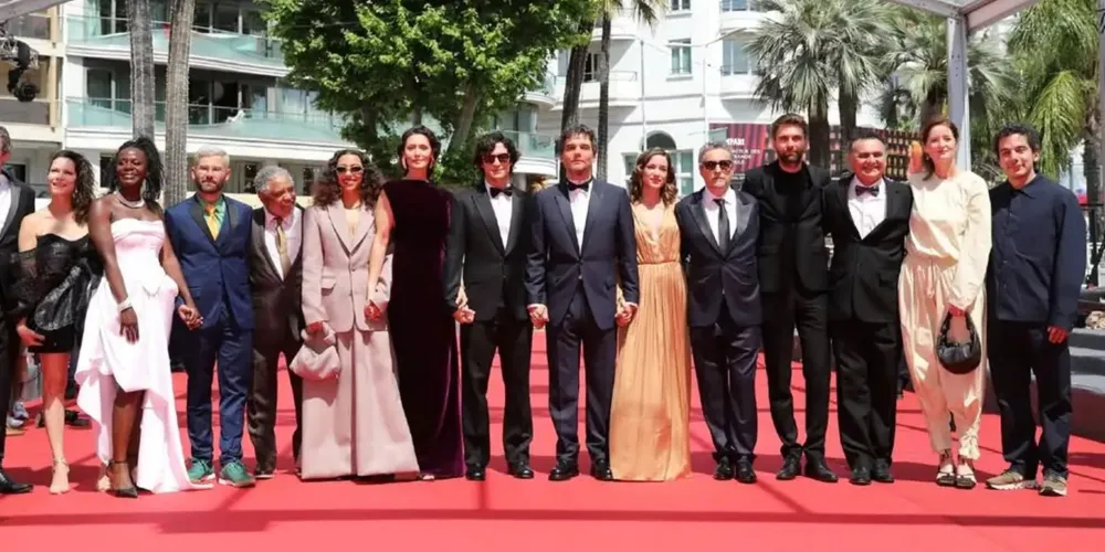 Membros da produção que estiveram na França