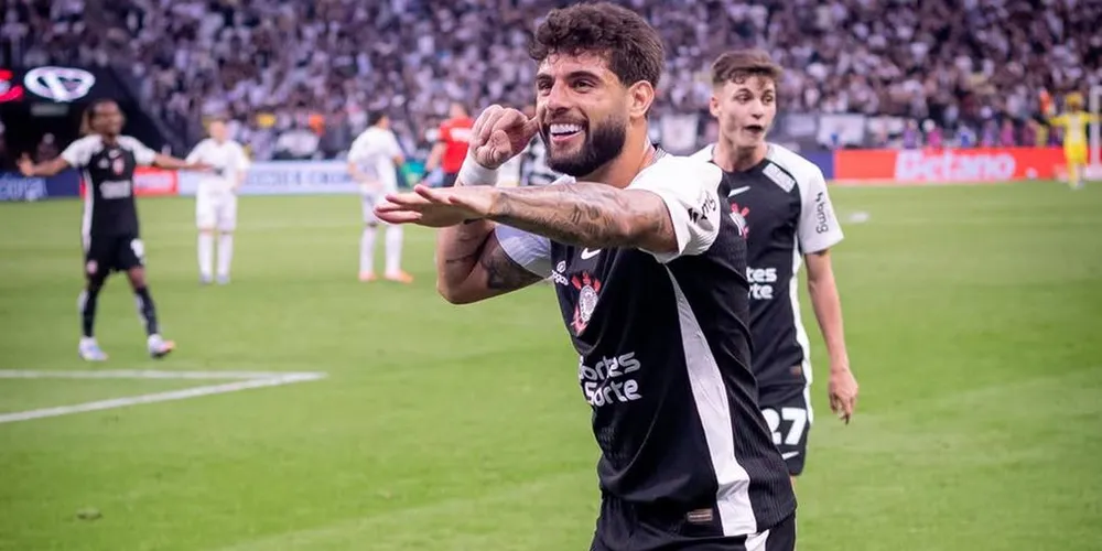 Yuri Alberto na comemoração de um gol