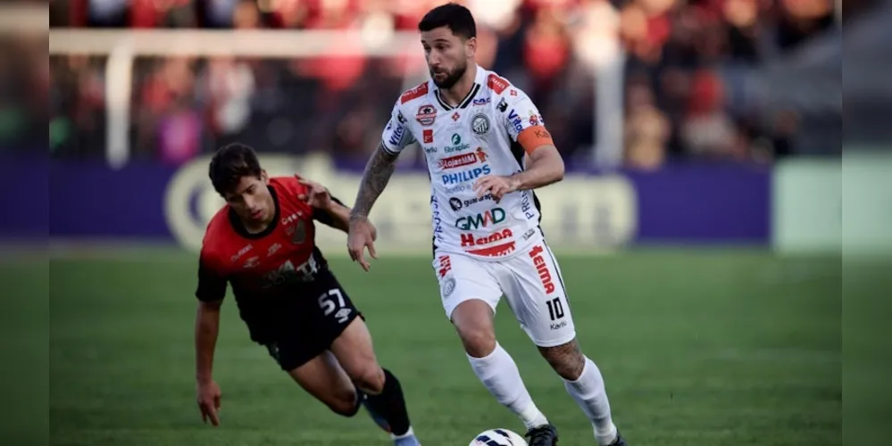 Ambas as equipes chegam aos 14 pontos com o empate