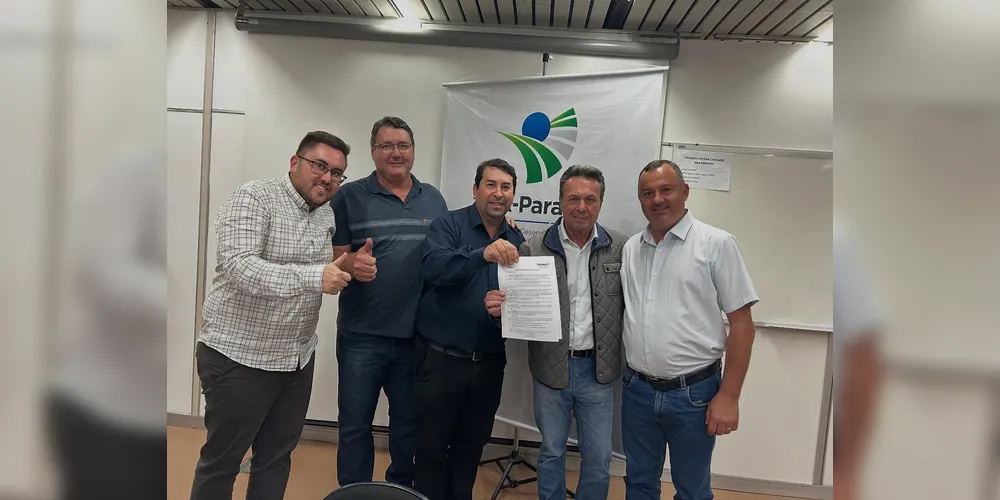 O prefeito Orli de Cristo comemorando a conquista