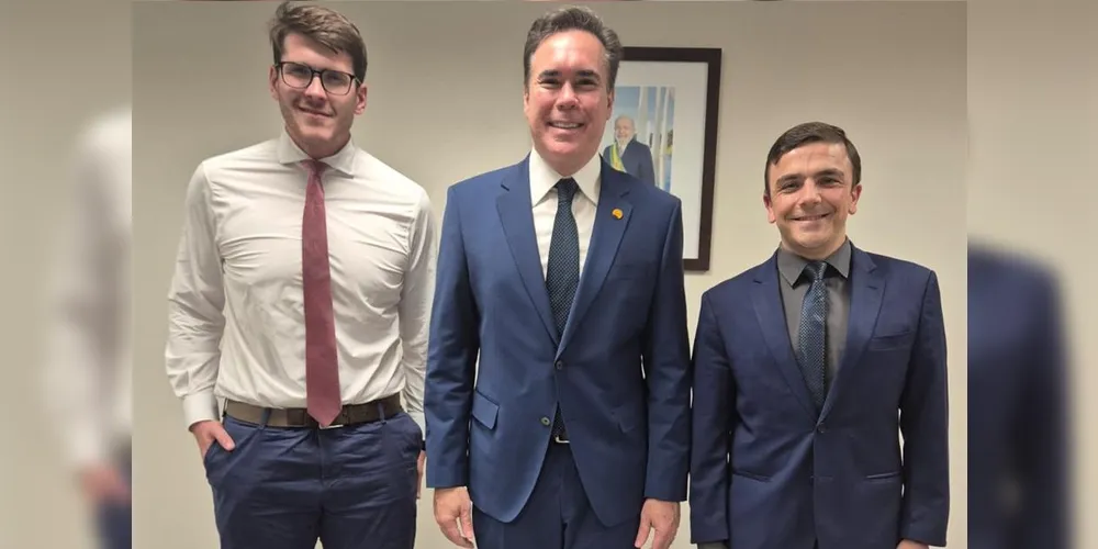 Luiz Honesko, representando Elizabeth, se reuniu com Aliel Machado e Denis Andia