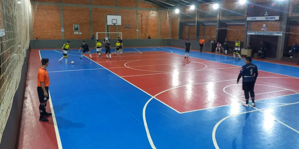 Quadra de futsal em Ponta Grossa