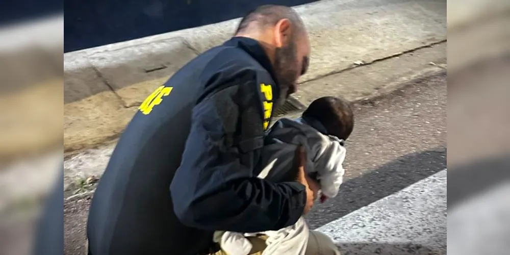 Policial salvou o bebê de apenas 20 dias