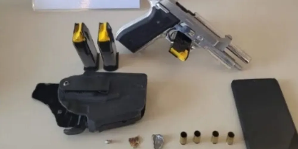 Policiais militares localizaram a arma utilizada no crime, além de carregadores e munições