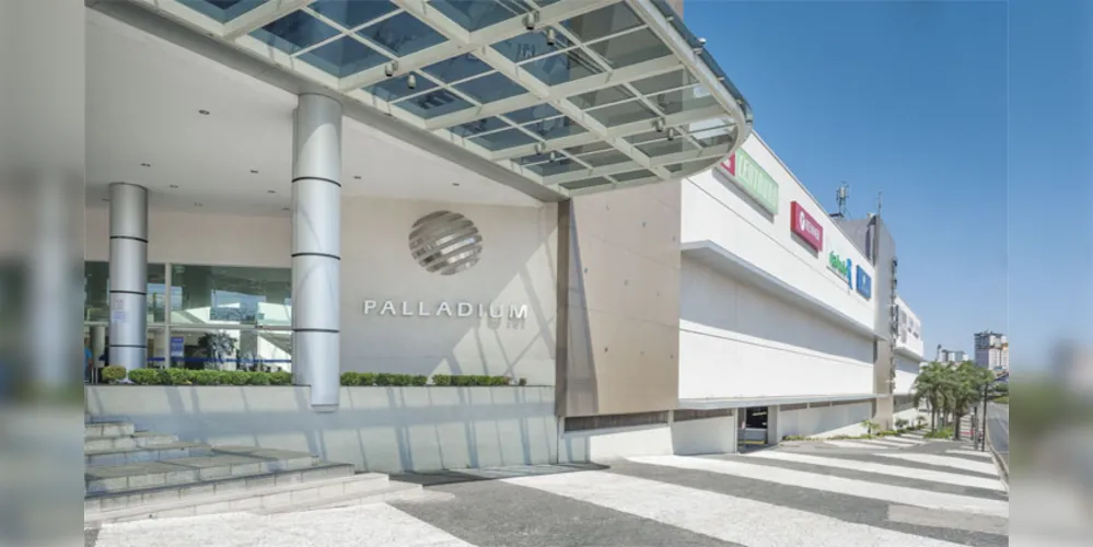 A cada R$300 em compras nas lojas participantes, o cliente tem direito a um cupom