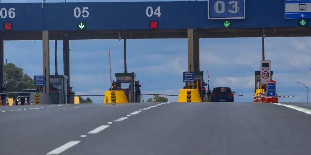 Para preparar os usuários, a concessionária CCR PRVias, inicia nesta quarta-feira (18) uma operação assistida nas cinco praças que estão sob sua administração