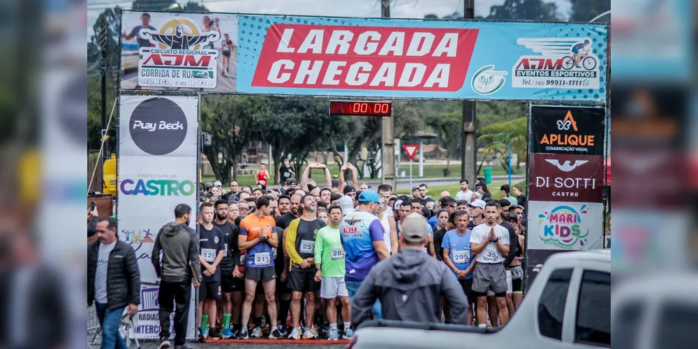 228 atletas, sendo 132 homens e 96 mulheres, participaram da prova que percorreu diversas ruas de Castro