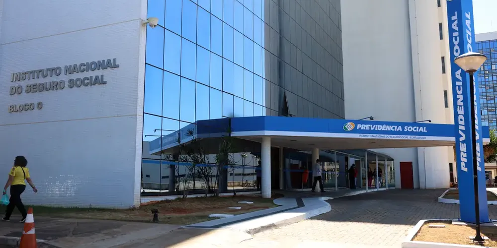 Os valores bloqueados envolvem 12 entidades associativas e seus dirigentes