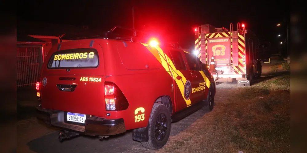 Equipes do Corpo de Bombeiros foram acionadas para a ocorrência