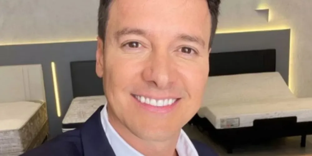 Apresentador apareceu com bebês reborn em vídeo nas redes sociais