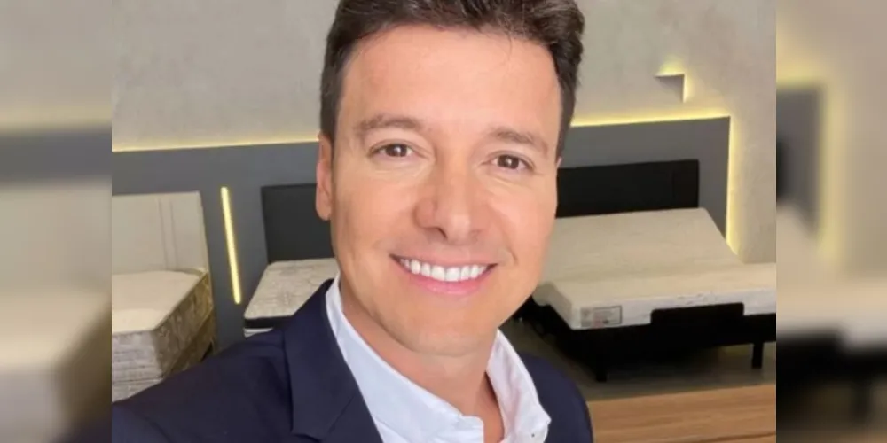 Apresentador apareceu com bebês reborn em vídeo nas redes sociais
