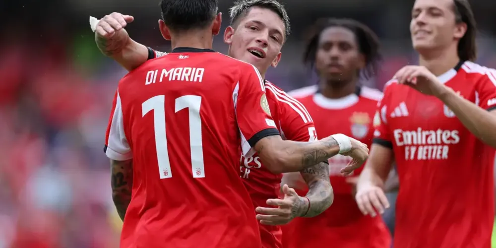 Di Maria marcou dois gols de pênalti na partida