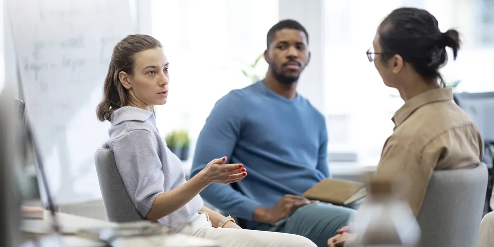 A não implementação da NR 01 pode gerar multas que variam de R$ 1.000 a mais de R$ 100 mil