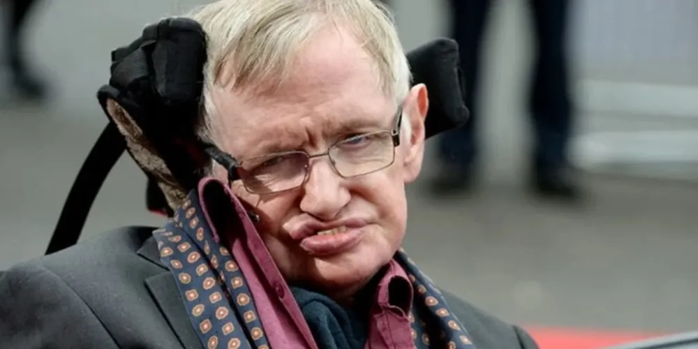 O famoso físico fez previsões para 2025 em um programa de televisão em 1995