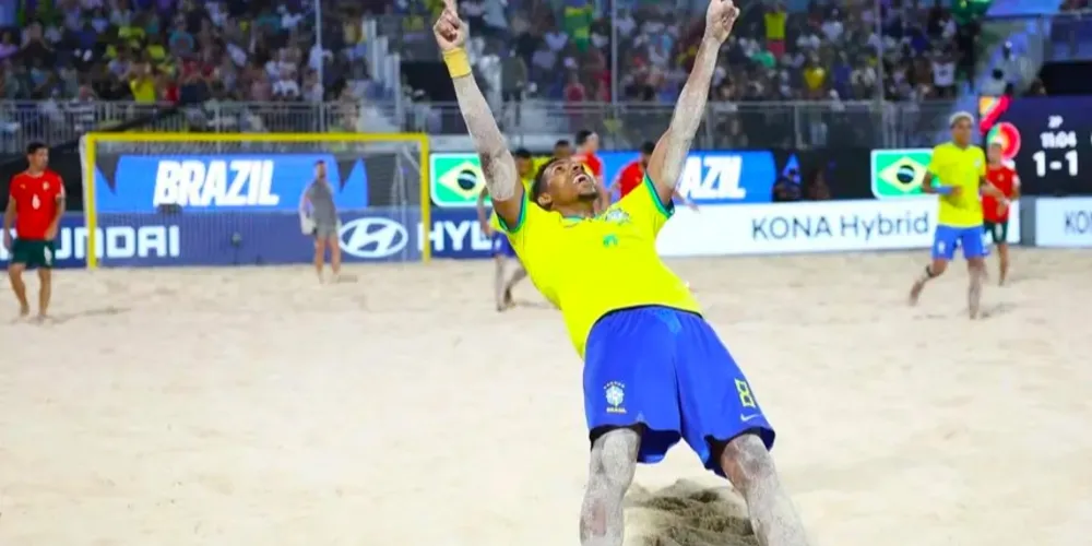 Thanger comemora um dos gols do Brasil sobre Portugal