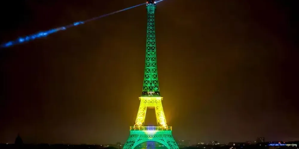 A homenagem ocorreu na noite de quinta-feira (5)