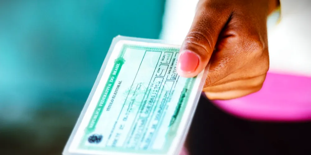 Em todo o Paraná, são 328.847 pessoas que terão o título cancelado