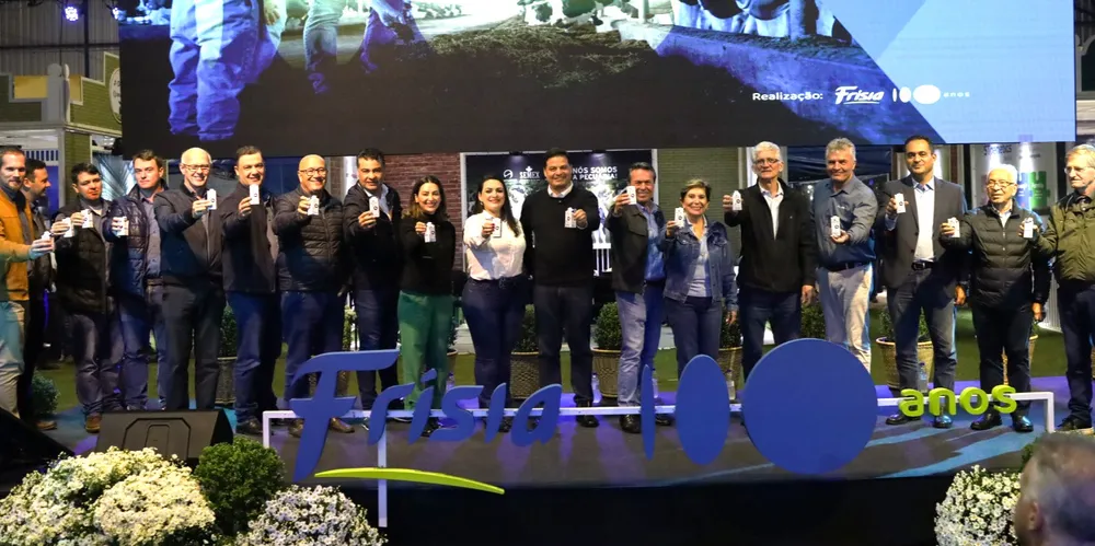 Lideranças políticas prestigiaram a ExpoFrísia 2025, durante a programação da feira