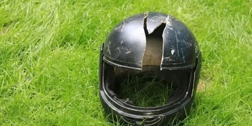 Vítima foi agredida com 'capacetadas' e socorrida pelo Samu