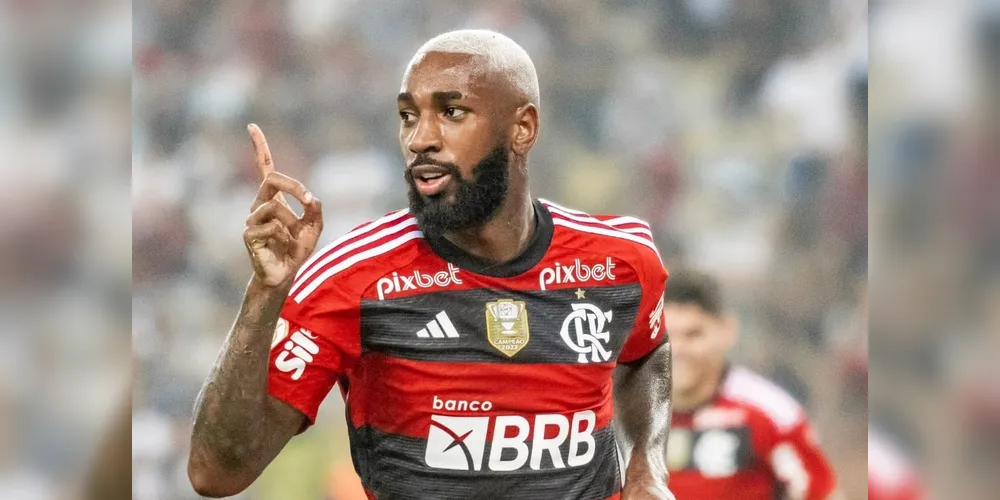 Gerson, com a camisa do Flamengo