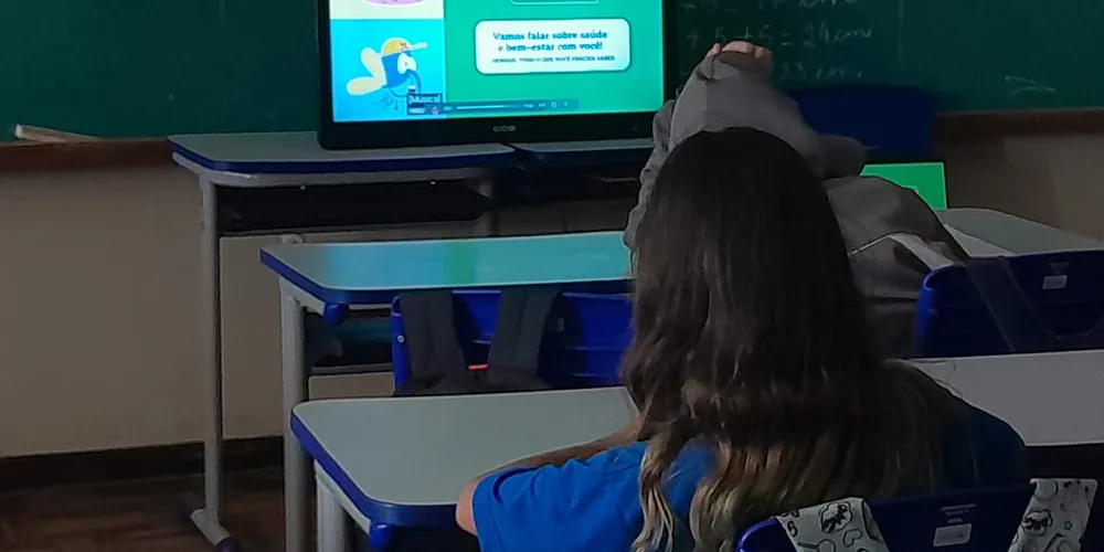 A turma assistiu ao conteúdo e desenvolveu cartazes e dinâmicas envolvendo a gravação de vídeos