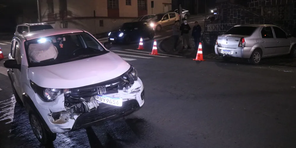 Acidente envolveu um Fiat Mobi e um Renault Logan