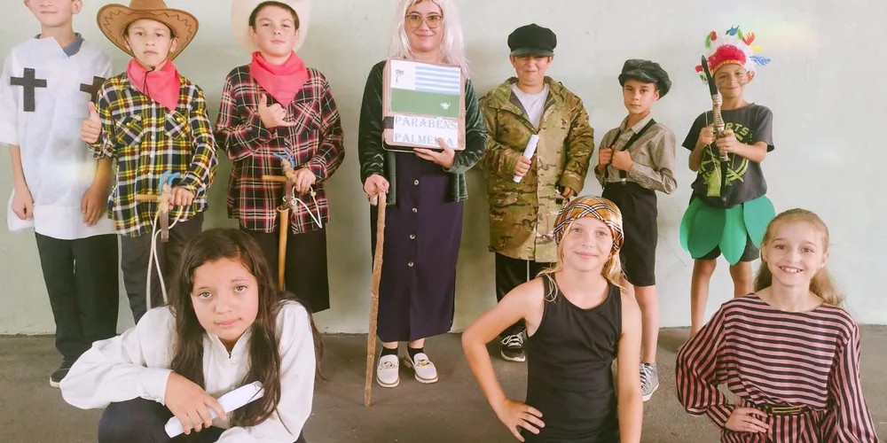 A encenação da peça teatral “A História da Senhora Palmeira” foi o pontapé inicial das atividades da turma