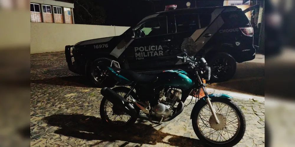 O homem e a motocicleta foram encaminhados à delegacia