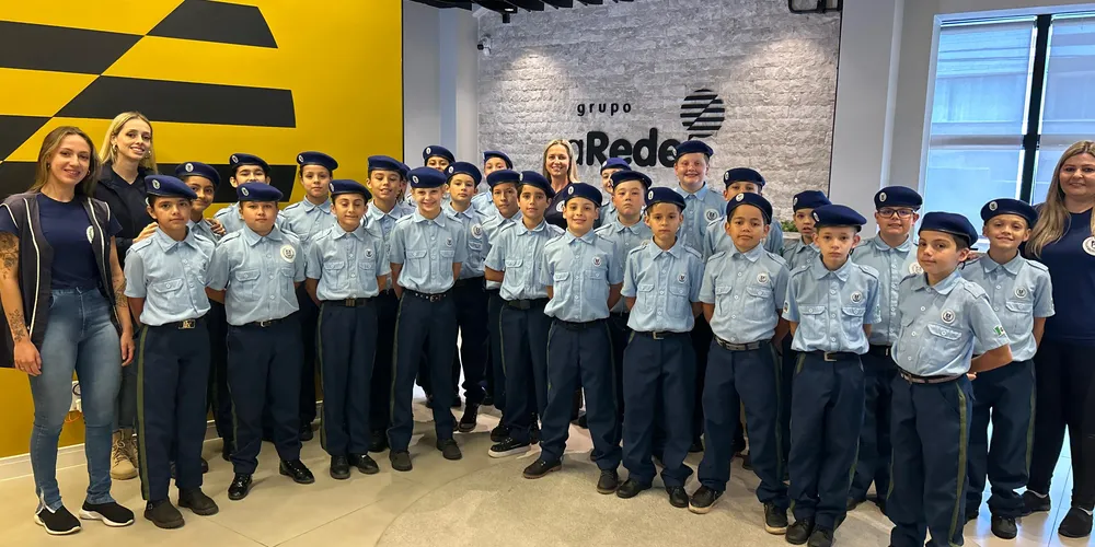 Os alunos tiveram a oportunidade de conhecer a rotina produtiva de um dos maiores grupos de comunicação do Paraná