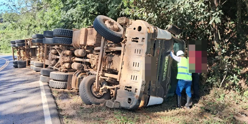 Condutor teve ferimentos leves