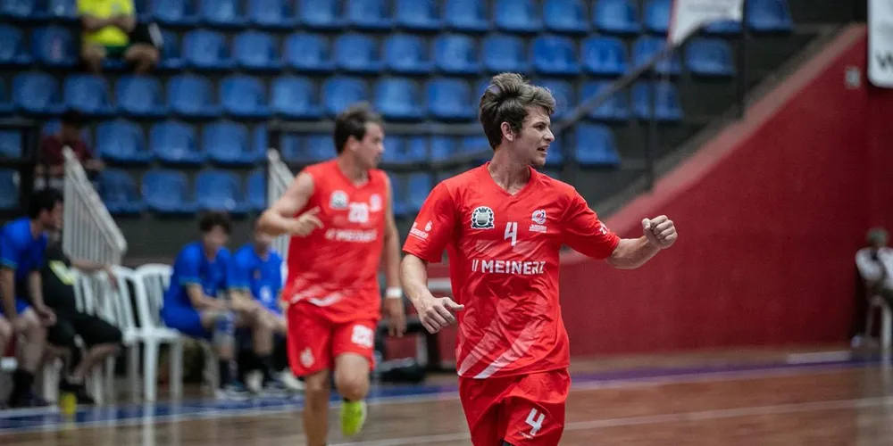 Formado pelas escolinhas de base de Castro, jovem de 23 anos se prepara para participar da Liga Nacional e do Super Paulistão