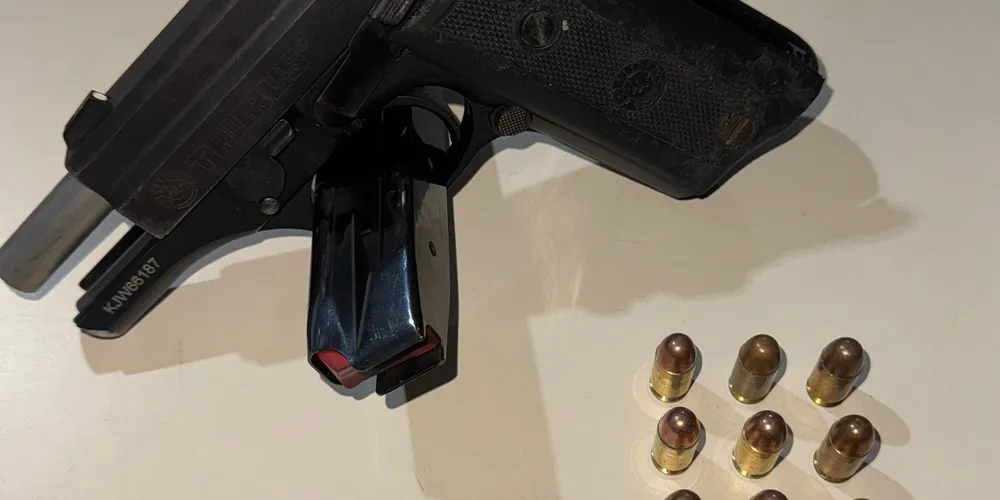 O homem relatou que portava a arma para sua própria proteção